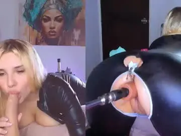 Chaturbate Live Sex Cam of klassy_carrie