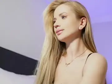 Chaturbate Live Sex Cam of miya_shake