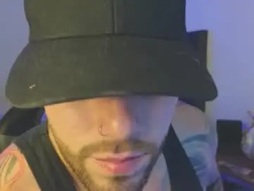 Chaturbate Sex Cam of ades_lowe