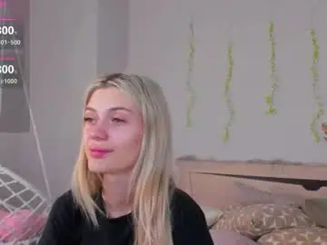 Chaturbate Live Sex Cam of cherry_pr1ce