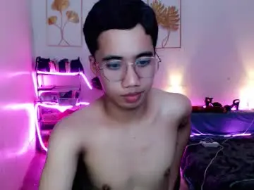 Chaturbate Live Sex Cam of urguy_habibi