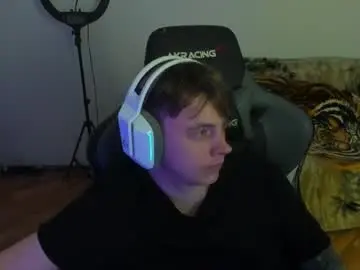 Chaturbate Live Sex Cam of aron_neall