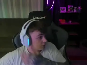 Chaturbate Live Sex of aron_neall