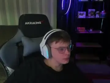 Chaturbate Watch Live Sex Cams of aron_neall