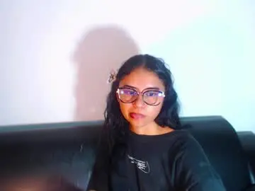 Chaturbate Live Sex Cam of bellaluxxs