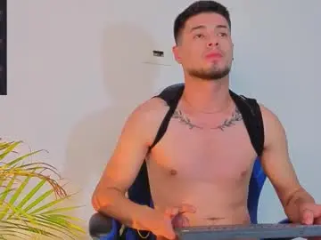 Chaturbate Live Porn of edwardross_