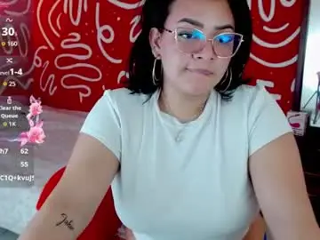 Chaturbate Live Sex Cam of elumi2