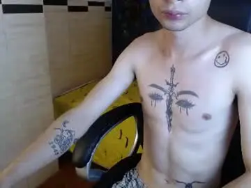 Chaturbate Live Sex Cam of lucasssmith11
