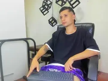 Chaturbate Free Live Porn of lucasssmith11