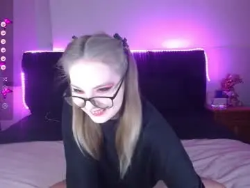 Chaturbate Live Sex Cam of shysweetrish