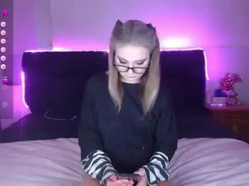 Chaturbate Watch Live Sex Cams of shysweetrish