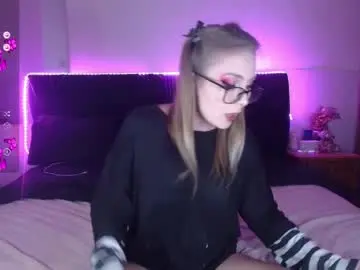 Chaturbate Live Sex Cam of shysweetrish