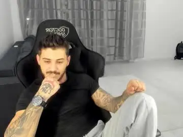 Chaturbate Live Sex Cam of jonnyporn1