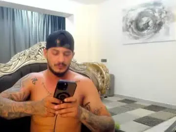 Chaturbate Live Sex Cam of jonnyporn1