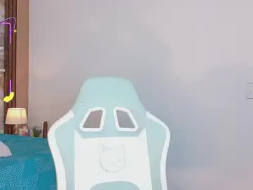 Chaturbate Live Sex Cam of ahvi_ebony