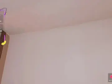 Chaturbate Nude Webcam of ahvi_ebony