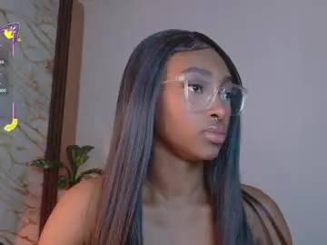 Chaturbate Live Sex Cam of ahvi_ebony