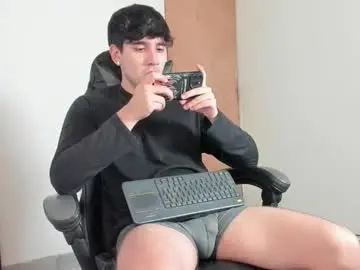 Chaturbate Sex Chat of leo_jones389