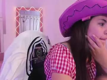 Chaturbate Live Sex Cam of isabela_tay