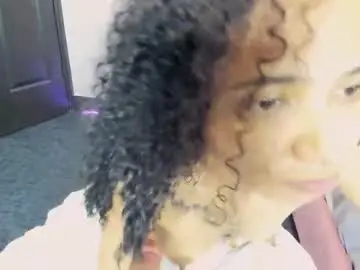 Chaturbate Live Sex Cam of mazeekiin