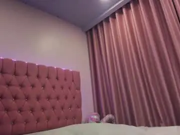 Chaturbate Live Sex Cam of mazeekiin