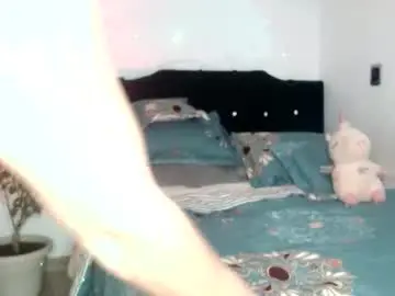 Chaturbate Live Sex Cam of diluka_alison7