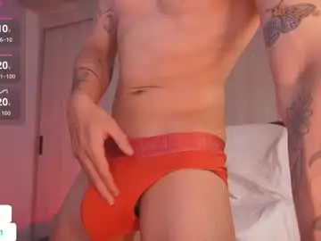 Chaturbate Live Sex Cam of hottestdavidx