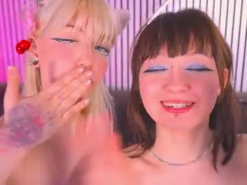 Chaturbate Live Sex Cam of nikkisilk