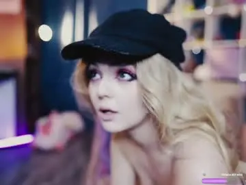 Chaturbate Best live sex cam show of madnessalise