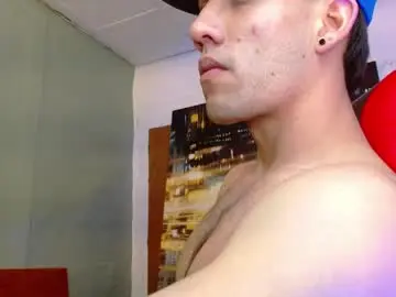 Chaturbate Sex Cam of alexgiraldo__