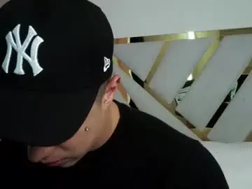 Chaturbate Live Sex Cam of devin_hunter