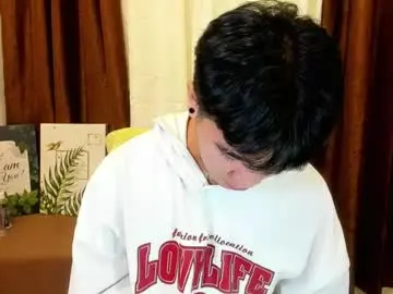 Chaturbate Live Sex Cam of asiancarl_bigcock