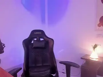 Chaturbate Live Sex Cam of saenz_hotx