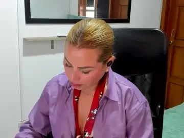 Chaturbate Sex Cam of julieta_star69