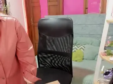 Chaturbate Live Sex Cam of julieta_star69