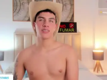 Chaturbate Live Sex Cam of axel_sliim