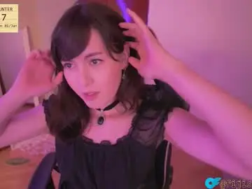 Chaturbate Live Sex Cam of fijisakistar