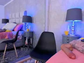 Chaturbate Live Sex Cam of yara_bliss_