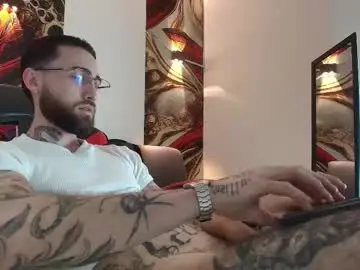 Chaturbate Best live sex cam show of luke_davis01