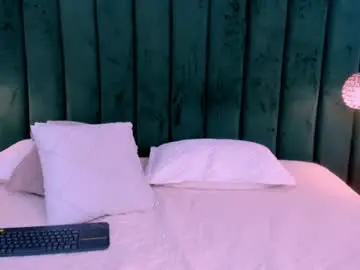 Chaturbate Live Sex Cam of raven_luxx