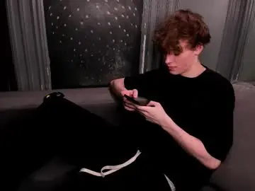 Chaturbate Live Sex Cam of curlytwinkboy