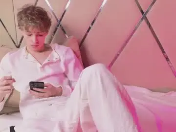 Chaturbate Nude Webcam of curlytwinkboy