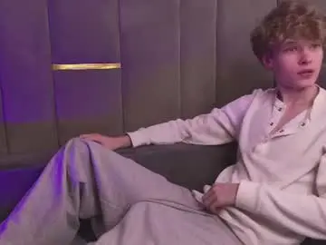 Chaturbate Live Porn of curlytwinkboy