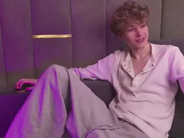 Chaturbate Live Sex of curlytwinkboy