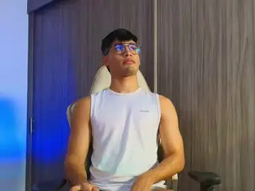 Chaturbate Live Sex Cam of jimmy_leeh_