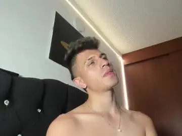 Chaturbate Private Sex Chat of kevin_ahs1