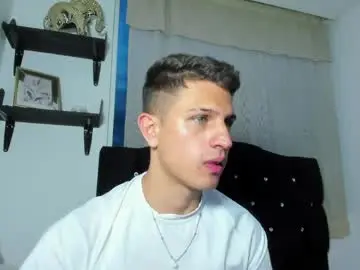 Chaturbate Nude Webcam of kevin_ahs1