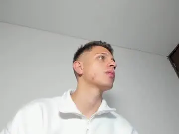 Chaturbate Nude Webcam of kevin_ahs1