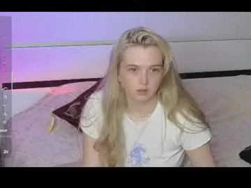 Chaturbate Free Porn Cam of small_blondee