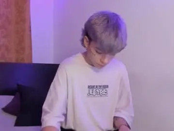 Chaturbate Live Sex Cam of submissive_boyy_